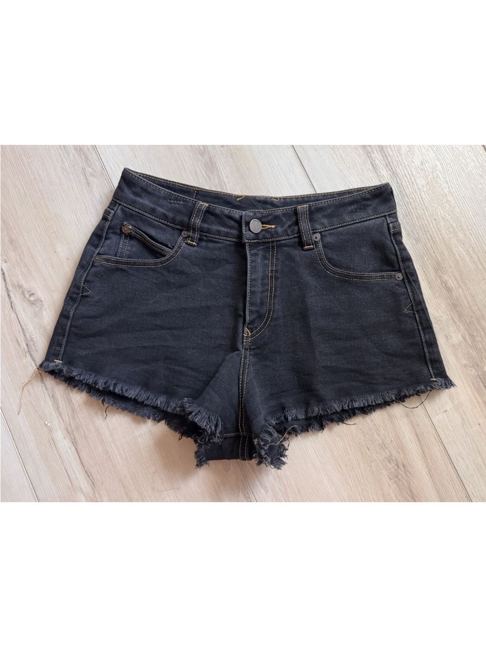 Volcom Women's 1991 Stoned Short Size 25 Black Cut Offs